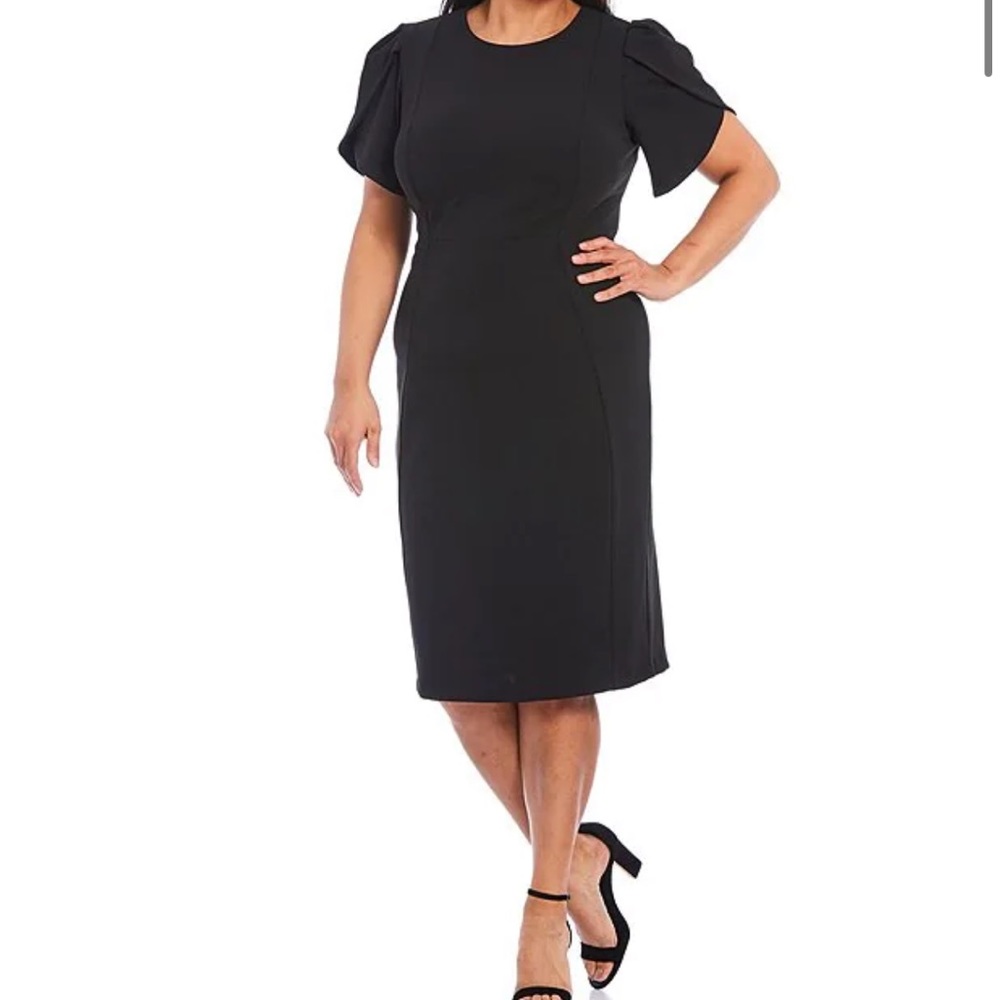 Plus Size Round Neck Tulip Short Sleeve Solid Stretch Sheath Dress